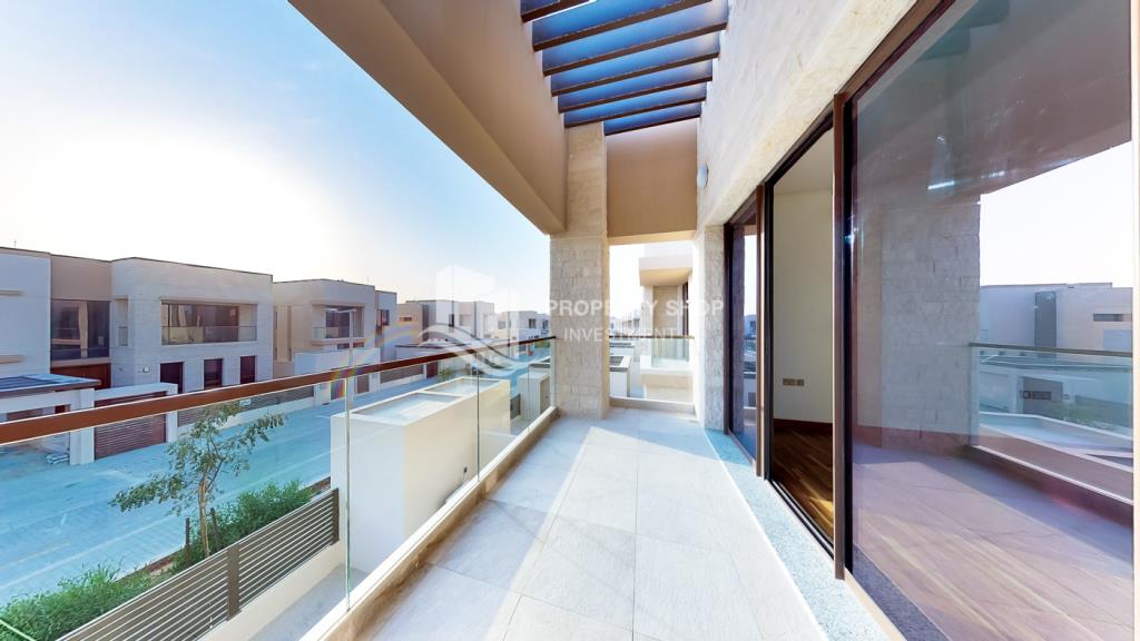 Move to high end 5 bedroom villa + private pool close to Louvre museum